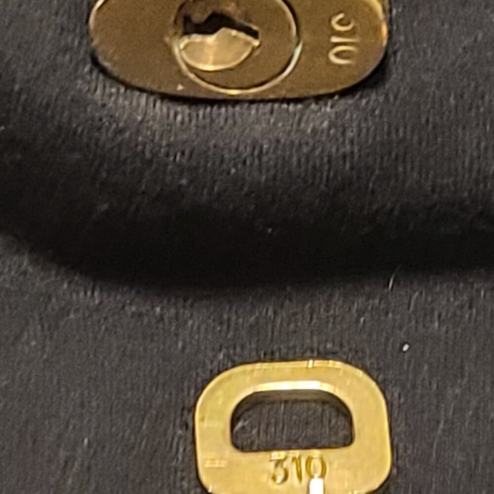 LV Lock & Key # 310 - Picture 4 of 13